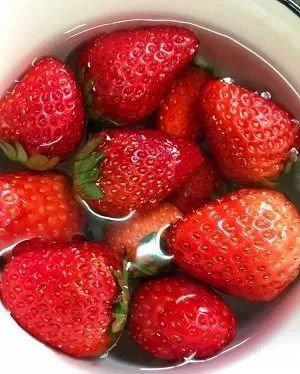草莓糕点 (2).jpg